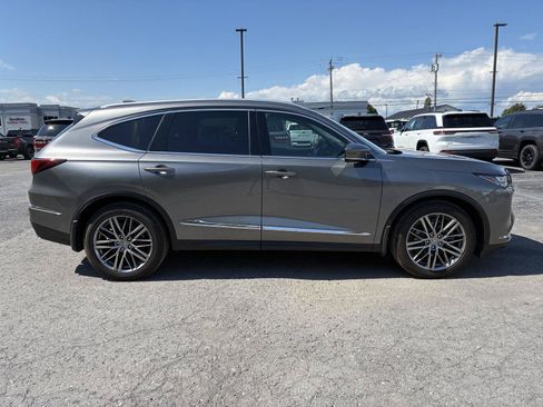 Used 2024 Acura MDX SH-AWD w/ Advance Package image 8