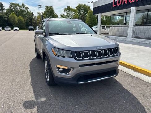 Used 2019 Jeep Compass Limited AWD/4WD image 4