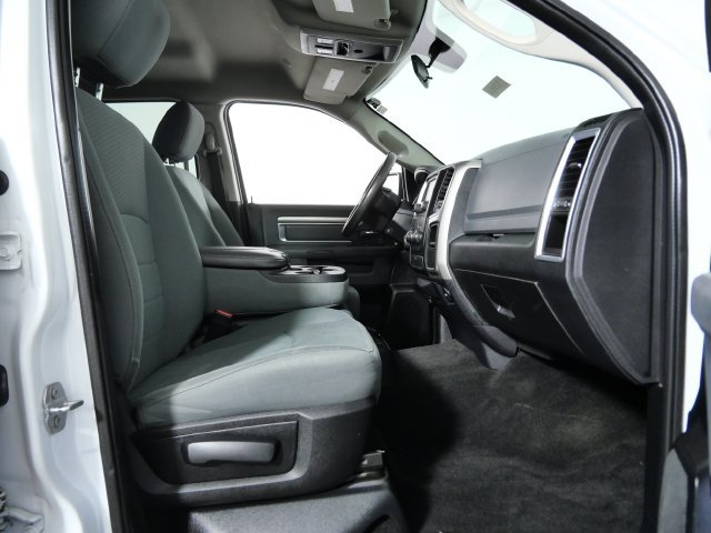 Used 2017 RAM 1500 Classic SLT RWD image 8