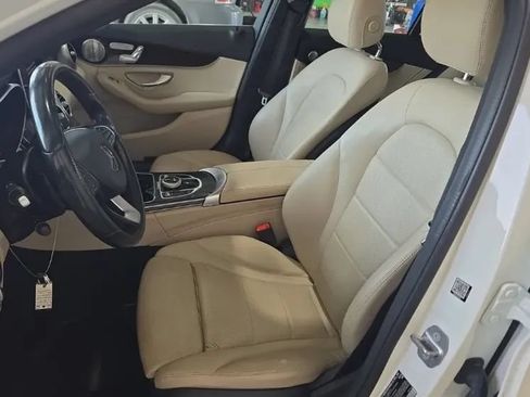 Used 2017 Mercedes-Benz C 300 4MATIC Sedan image 4