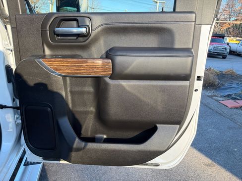 Used 2020 Chevrolet Silverado 2500 High Country w/ Z71 Off-Road Package image 43