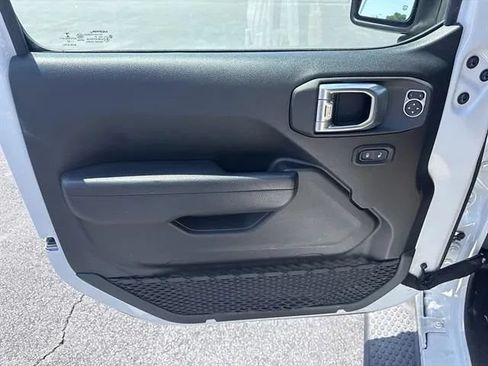 Used 2022 Jeep Wrangler Unlimited Sport AWD/4WD image 7