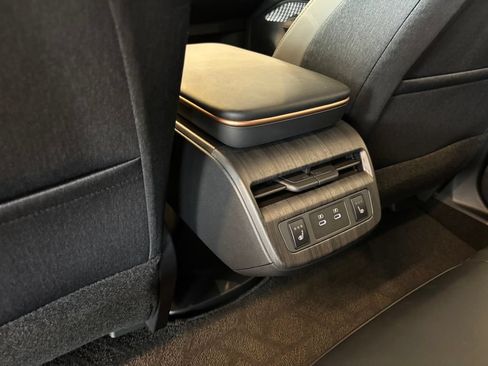 Certified 2025 Nissan Ariya AWD image 23