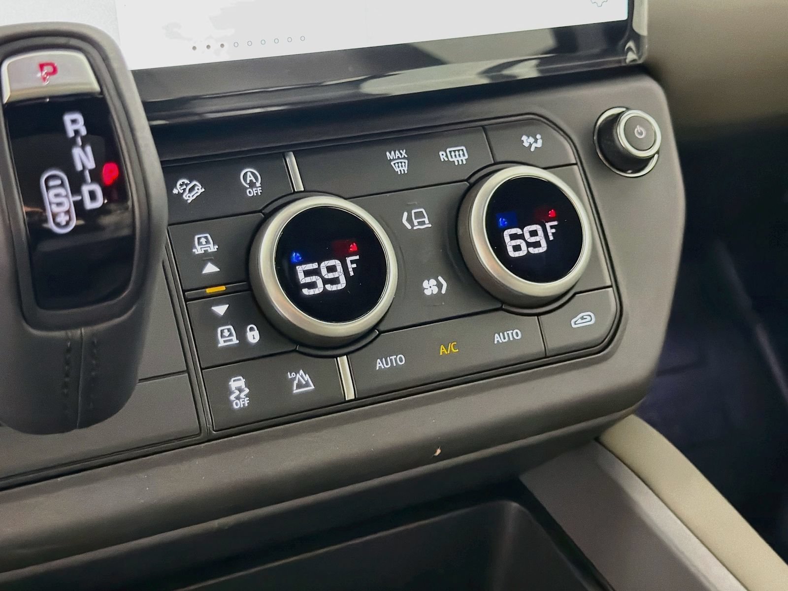 New 2026 Land Rover Defender 110 X-Dynamic SE AWD/4WD image 15