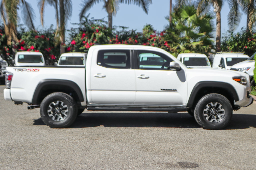 Used 2021 Toyota Tacoma TRD Off-Road w/ Technology Package AWD/4WD image 10