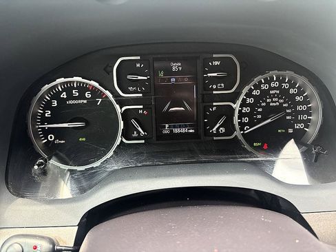 Used 2020 Toyota Tundra SR5 w/ SR5 Convenience Package AWD/4WD image 13