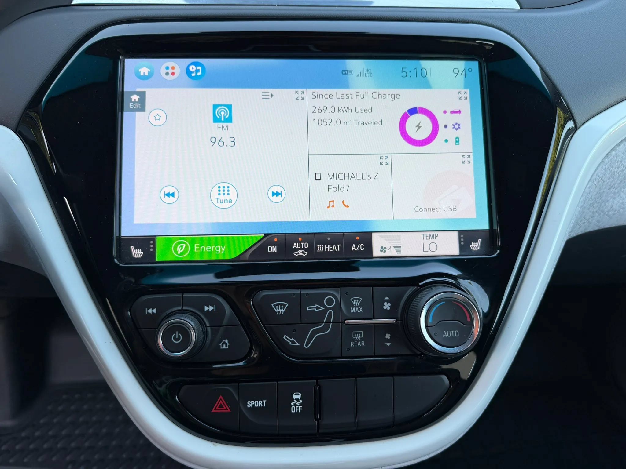 Used 2019 Chevrolet Bolt Premier w/ Infotainment Package FWD image 26