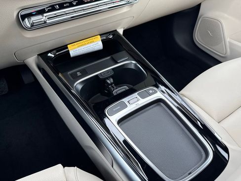 New 2026 Mercedes-Benz GLB 250 image 23