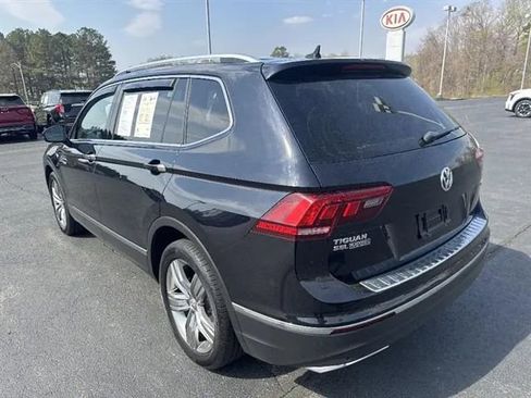 Used 2019 Volkswagen Tiguan SEL Premium w/ 3rd Row Seat Package AWD/4WD image 4
