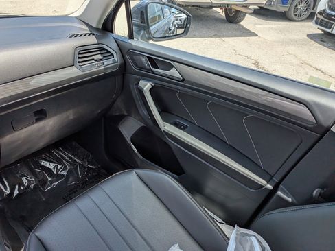 Used 2023 Volkswagen Tiguan SE FWD image 20