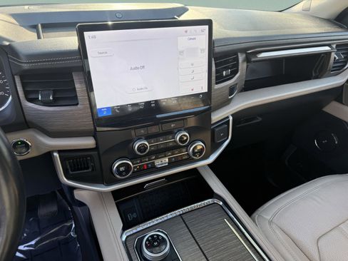 Used 2024 Ford Expedition Max Limited image 16