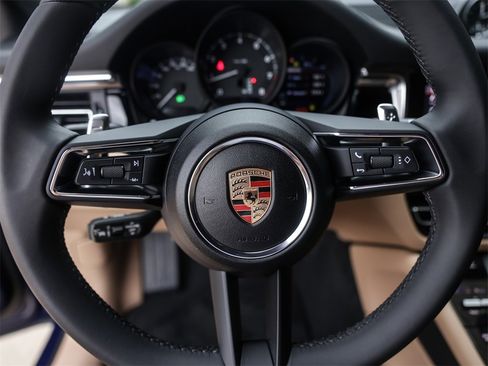 Used 2025 Porsche Macan image 19