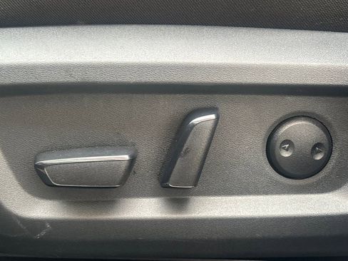 Used 2023 Nissan Rogue SV image 9