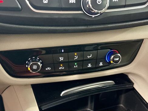 Used 2018 Buick Regal Preferred w/ Sights and Sounds Package image 17