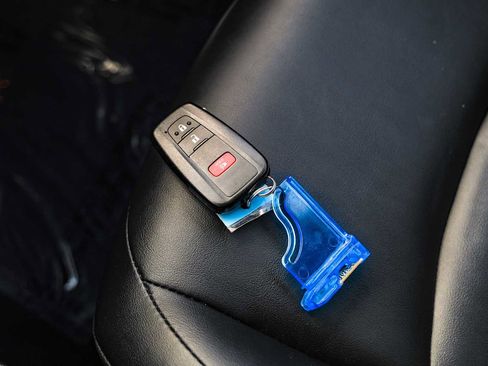 Used 2017 Toyota Prius Four image 55