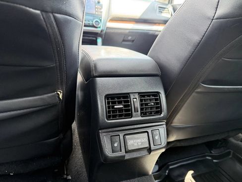 Used 2018 Subaru Outback 3.6R Limited AWD/4WD image 26