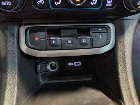 Used 2023 GMC Acadia SLE w/ Driver Convenience Package image 15