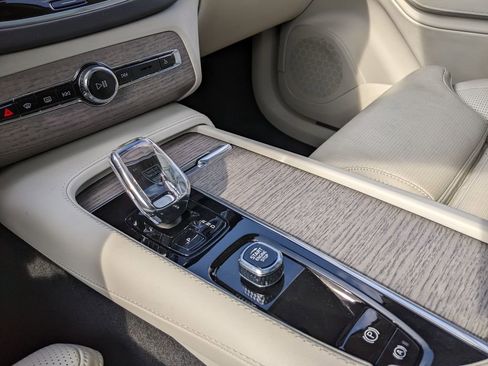 Certified 2023 Volvo XC90 T8 Ultimate image 19