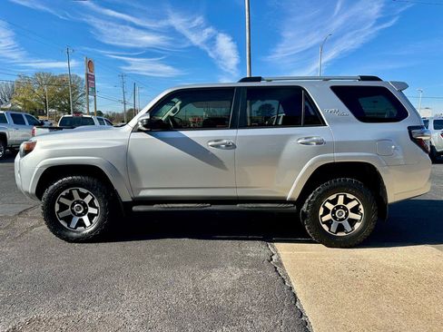 Used 2018 Toyota 4Runner 4WD image 5