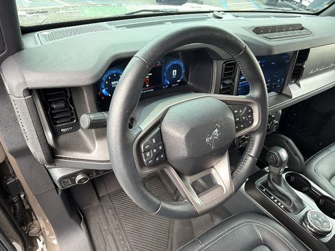 Used 2025 Ford Bronco Badlands AWD/4WD image 10