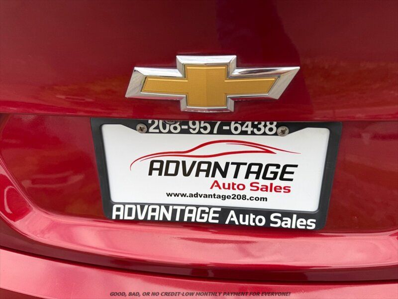Used 2017 Chevrolet Malibu LT FWD image 29