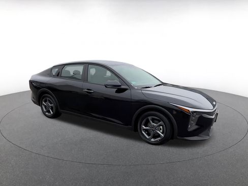 Used 2025 Kia K4 LXS image 2