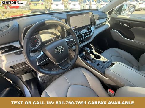Used 2024 Toyota Highlander XLE AWD/4WD image 29