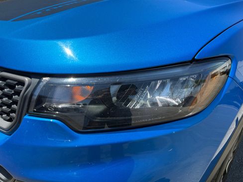 Used 2025 Jeep Compass Trailhawk AWD/4WD image 9