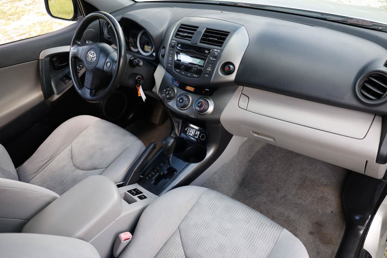 Used 2011 Toyota RAV4 2WD w/ Base L4 Extra Value Pkg image 16