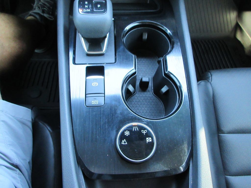 Used 2023 Nissan Rogue SV w/ SV Premium Package AWD/4WD image 28