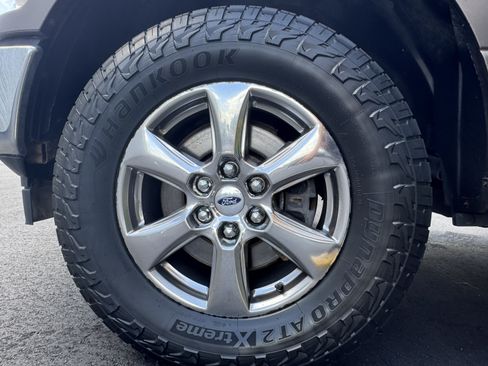 Used 2018 Ford F150 XLT w/ Equipment Group 302A Luxury AWD/4WD image 13