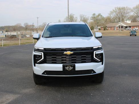 New 2026 Chevrolet Suburban High Country AWD/4WD image 3