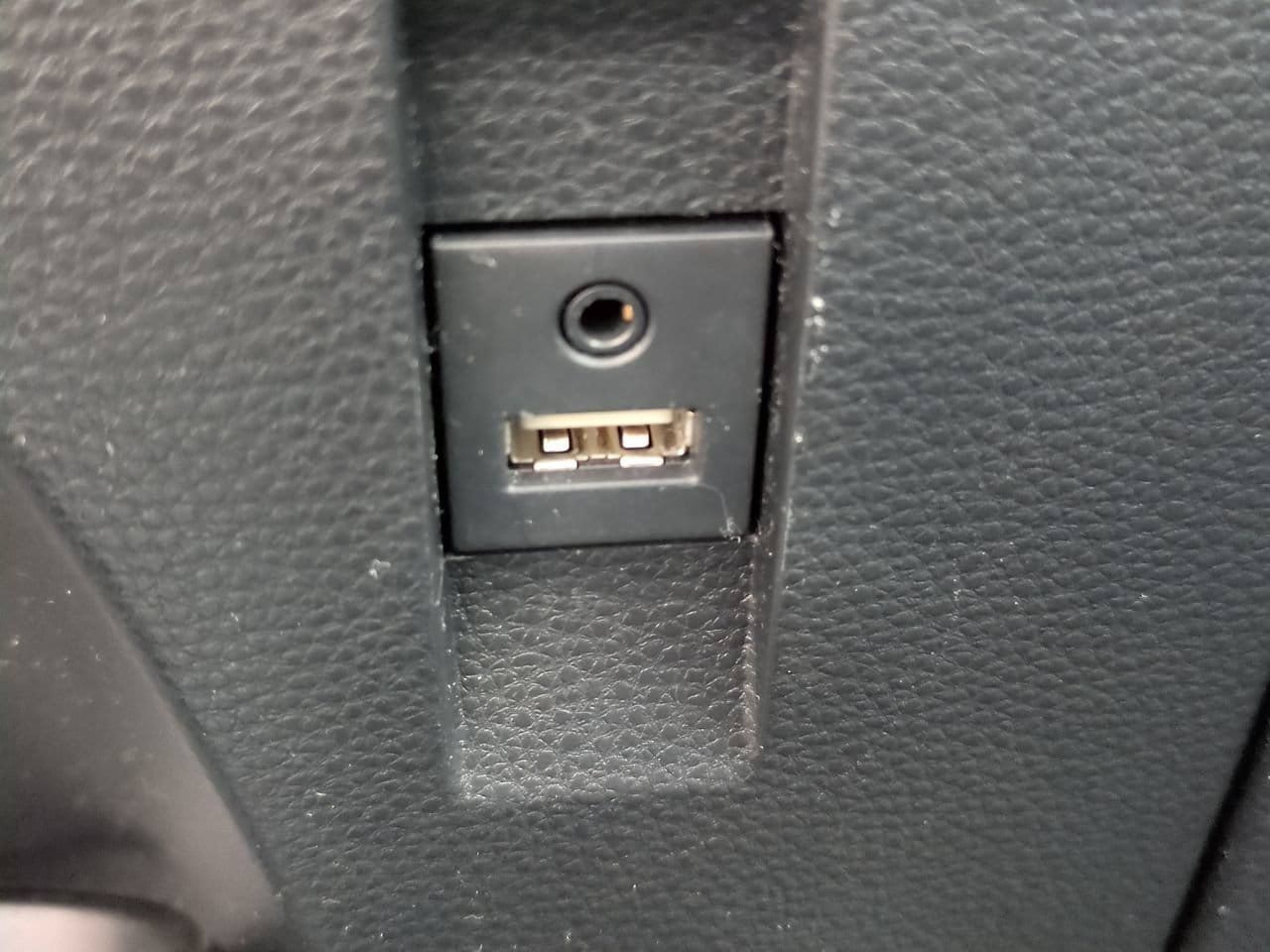 Used 2019 Toyota Corolla SE w/ Carpet Mat Package FWD image 21
