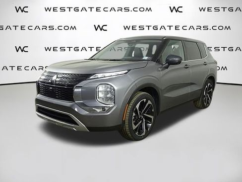 Used 2022 Mitsubishi Outlander SE image 1