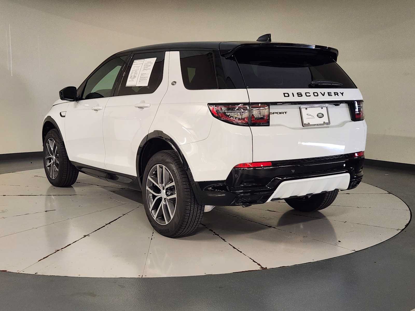 Used 2026 Land Rover Discovery Sport Landmark AWD/4WD image 6