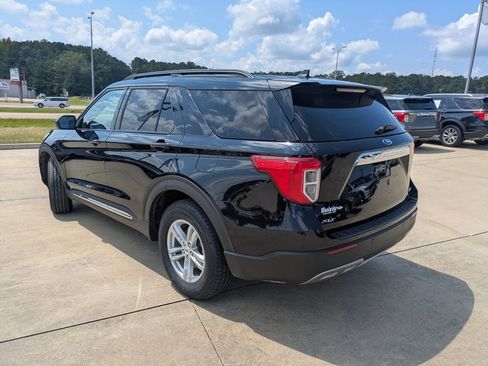 Used 2023 Ford Explorer XLT w/ Equipment Group 202A image 6