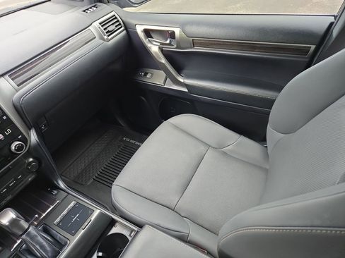 Used 2023 Lexus GX 460 Premium image 18