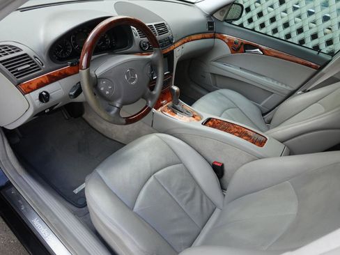 Used 2005 Mercedes-Benz E 320 Sedan image 19