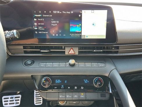 New 2025 Hyundai Elantra SEL image 9