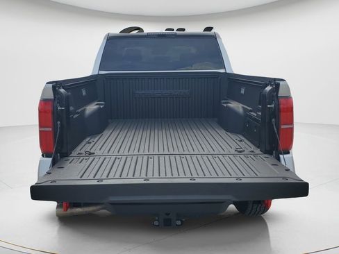 Used 2025 Toyota Tacoma TRD Off-Road AWD/4WD image 9