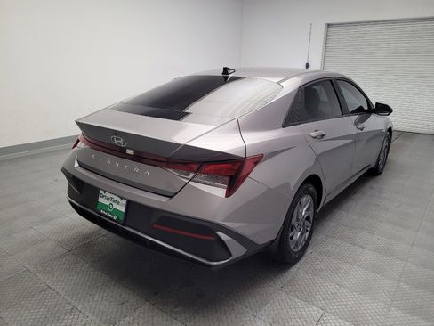 Used 2024 Hyundai Elantra SEL FWD image 9