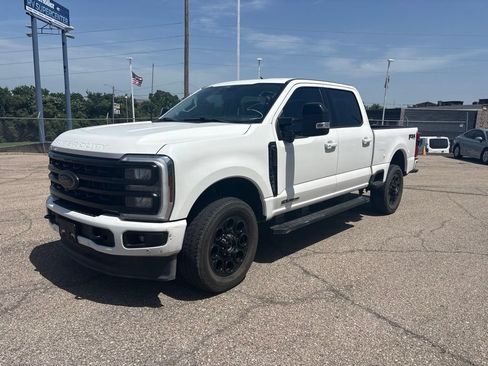 Used 2024 Ford F250 Lariat w/ Lariat Ultimate Package AWD/4WD image 3