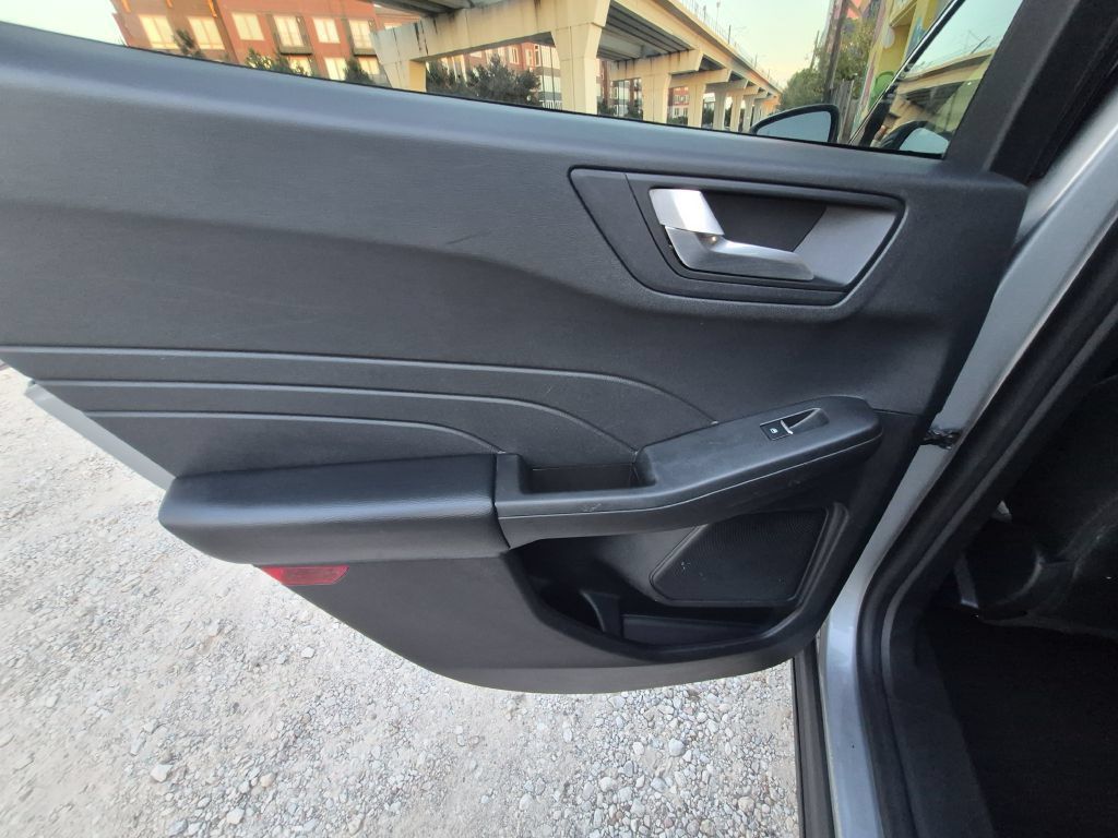 Used 2021 Ford Escape SEL AWD/4WD image 14