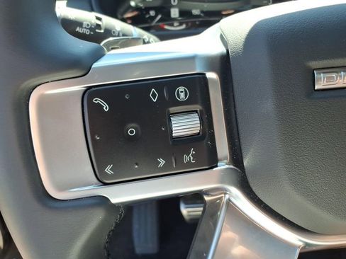 Used 2025 Land Rover Discovery Dynamic SE image 20