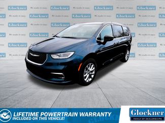 New 2025 Chrysler Pacifica Select image 1