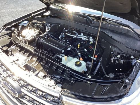 Used 2022 Ford Explorer XLT w/ Equipment Group 202A image 22