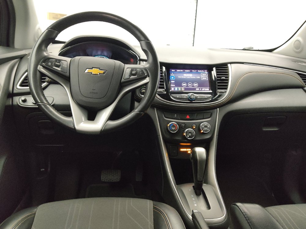 Used 2021 Chevrolet Trax LT w/ LT Convenience Package AWD/4WD image 22