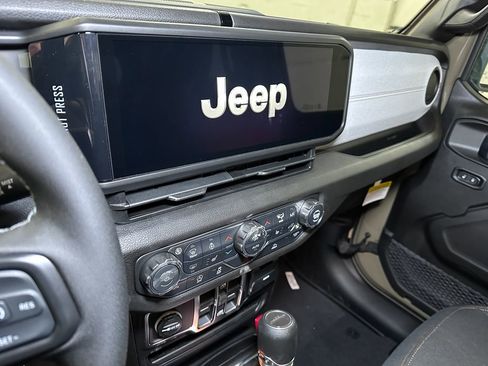 New 2026 Jeep Gladiator Sport image 26