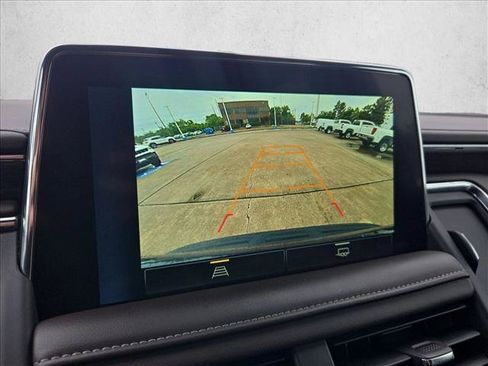 Used 2024 Chevrolet Suburban LT RWD image 14