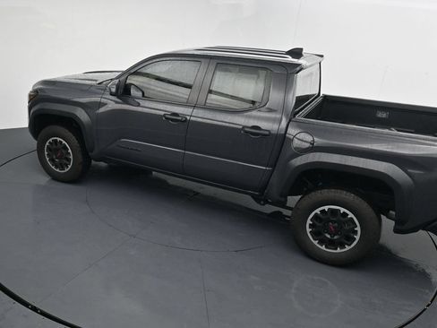 Used 2024 Toyota Tacoma TRD Off-Road AWD/4WD image 30
